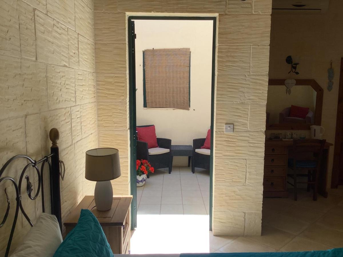 Ellie Boo Bed & Breakfast Виктория Экстерьер фото