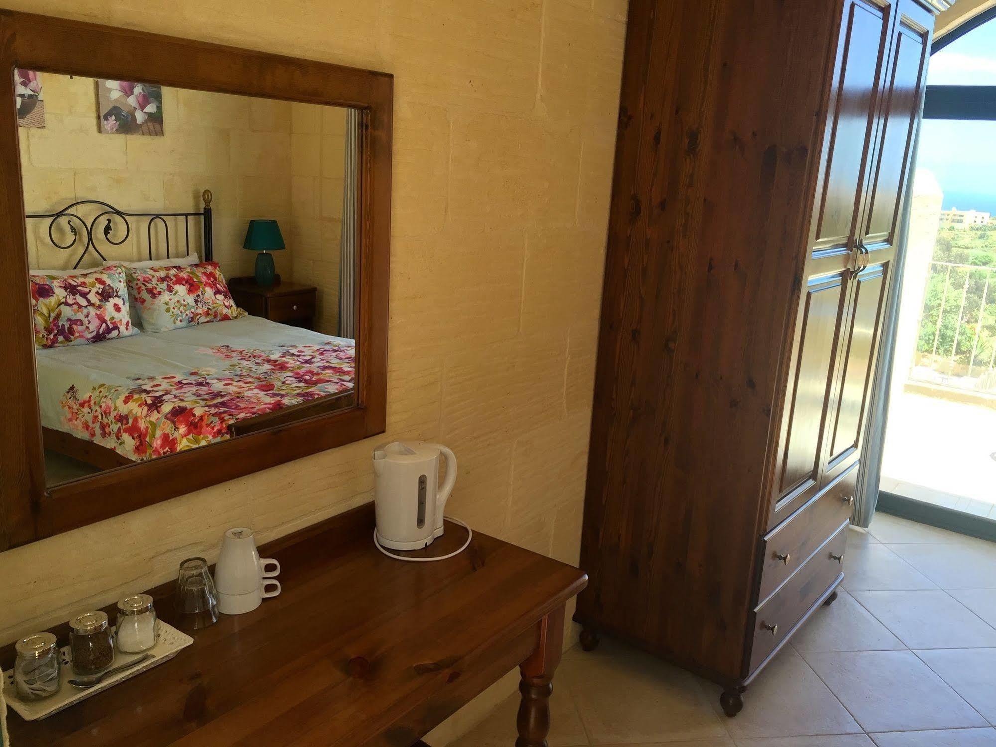 Ellie Boo Bed & Breakfast Виктория Экстерьер фото