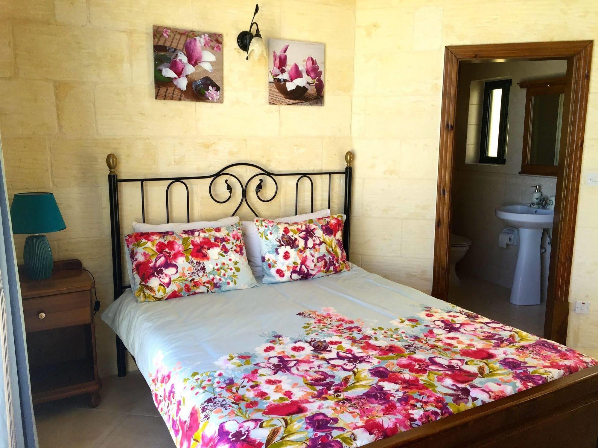 Ellie Boo Bed & Breakfast Виктория Экстерьер фото