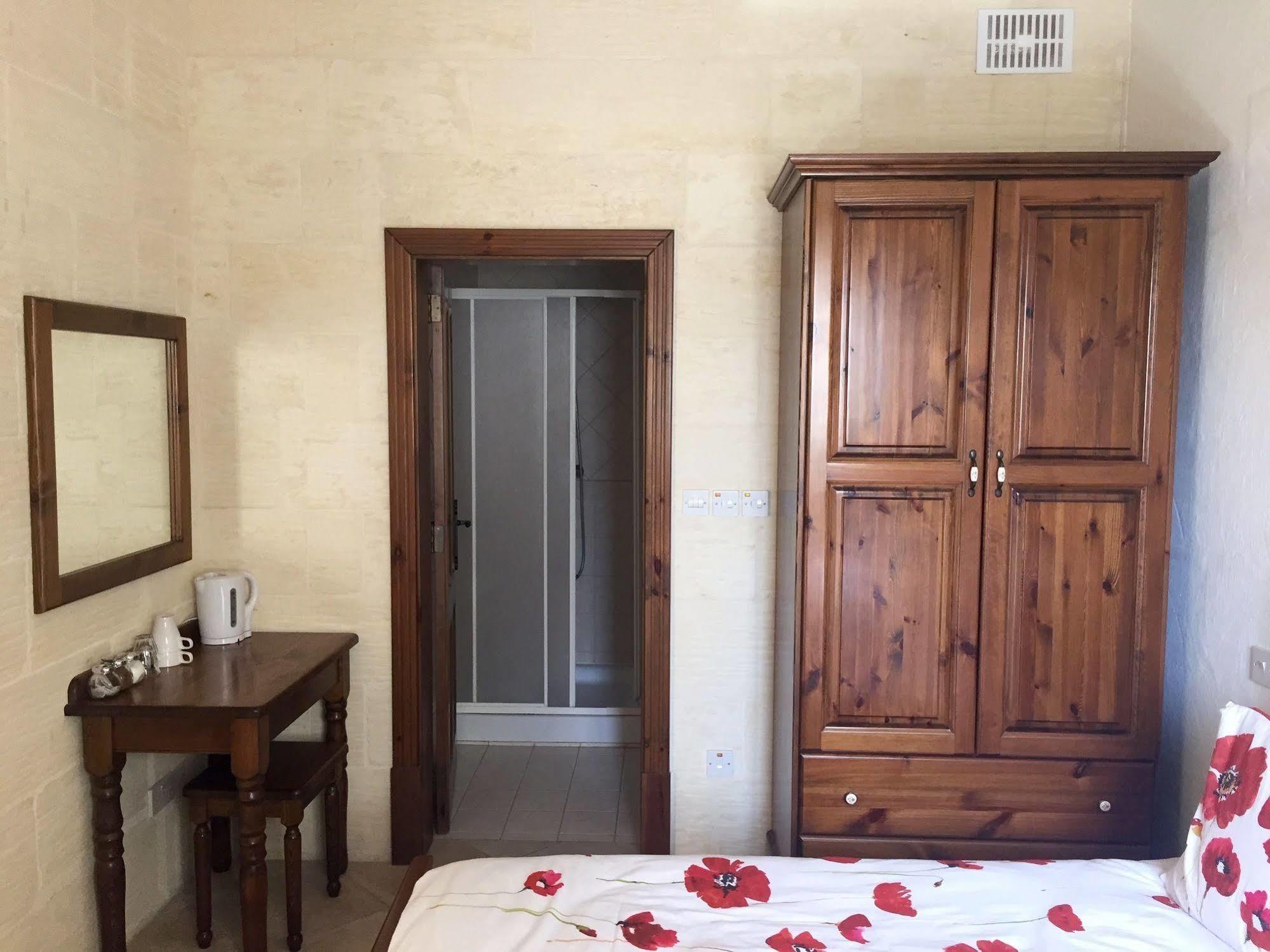 Ellie Boo Bed & Breakfast Виктория Экстерьер фото