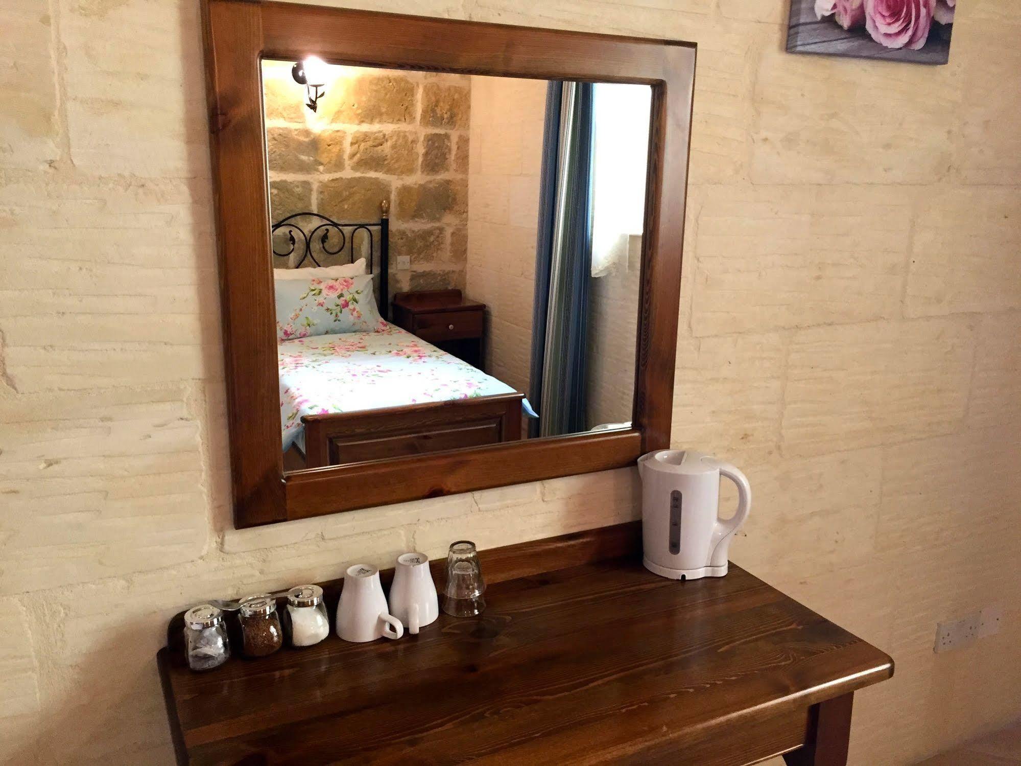 Ellie Boo Bed & Breakfast Виктория Экстерьер фото