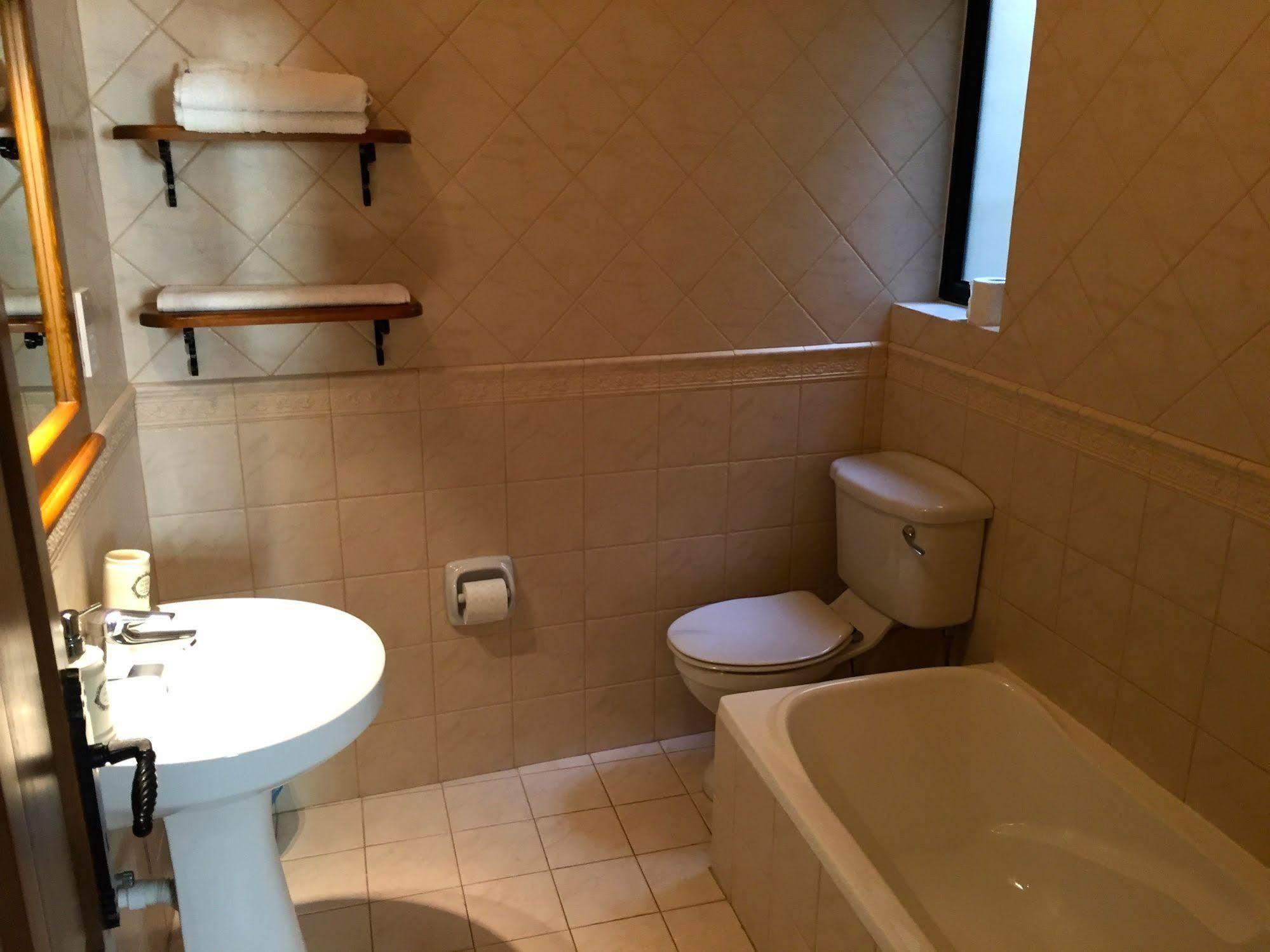 Ellie Boo Bed & Breakfast Виктория Экстерьер фото