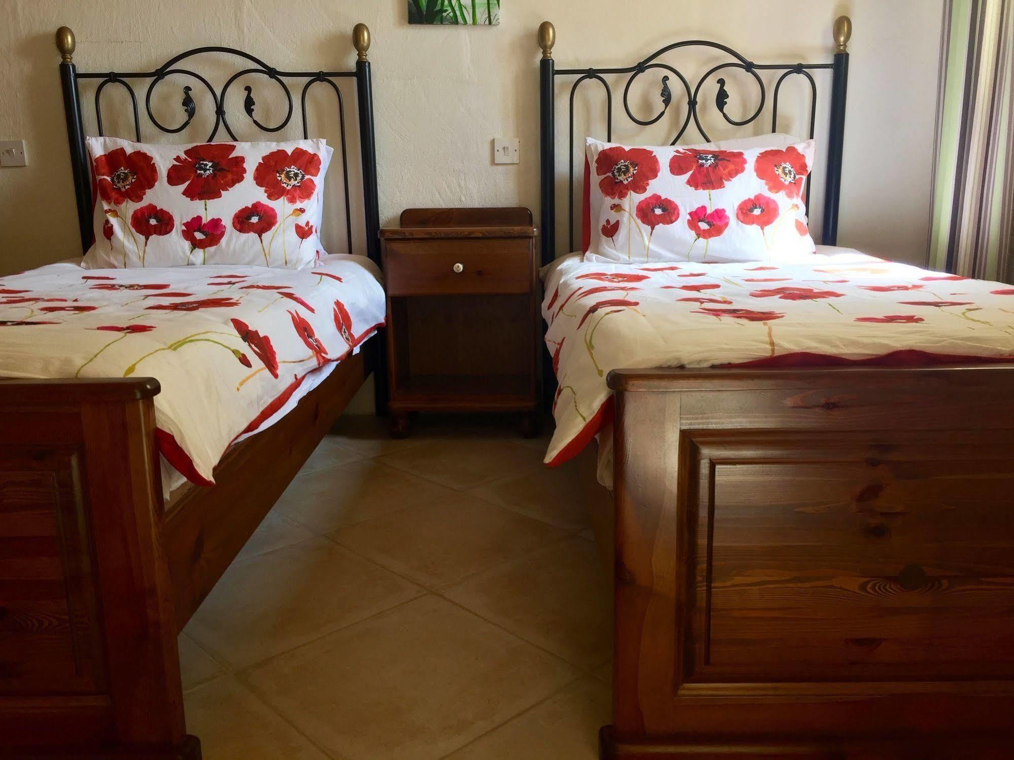 Ellie Boo Bed & Breakfast Виктория Экстерьер фото