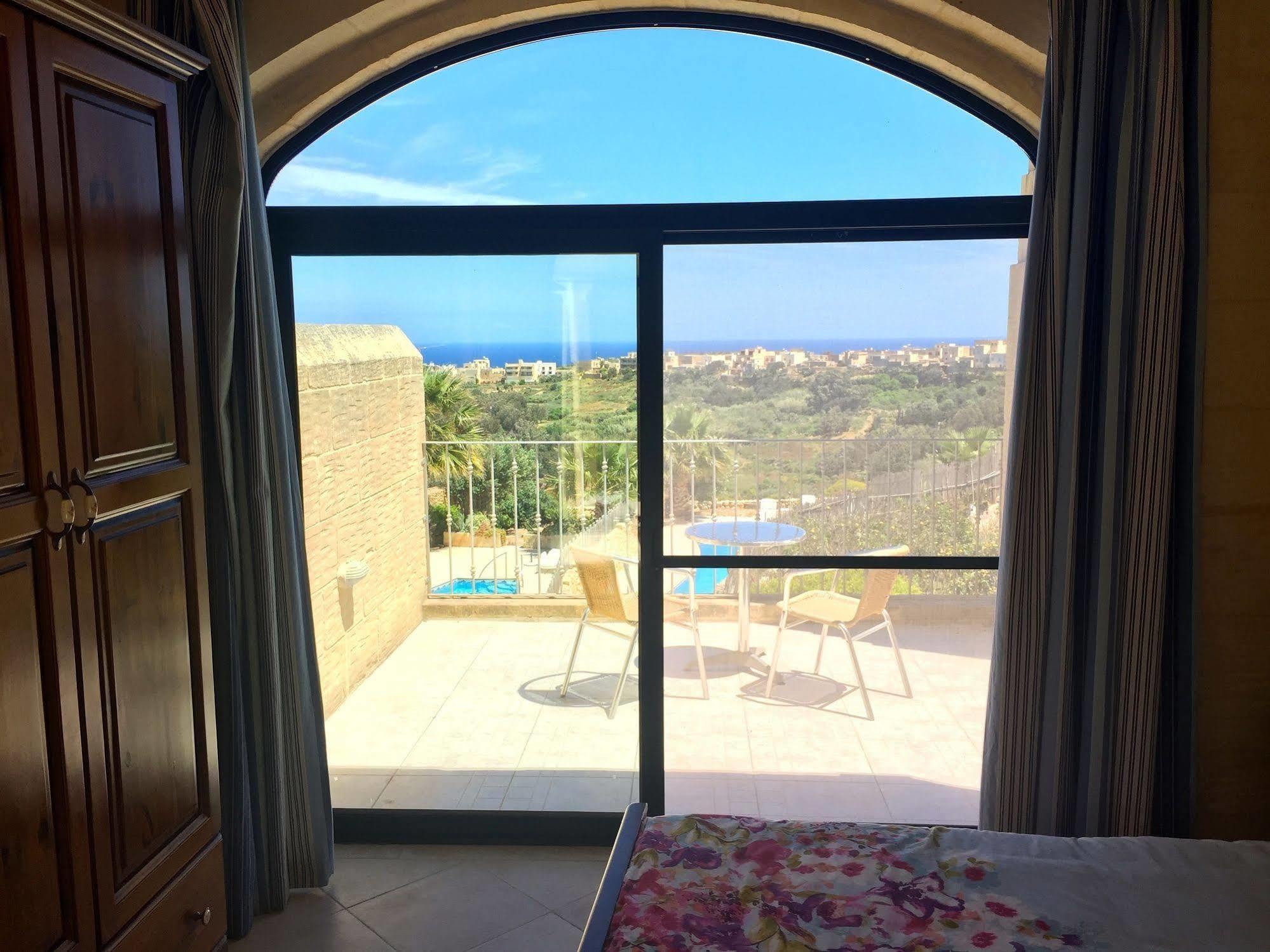 Ellie Boo Bed & Breakfast Виктория Экстерьер фото