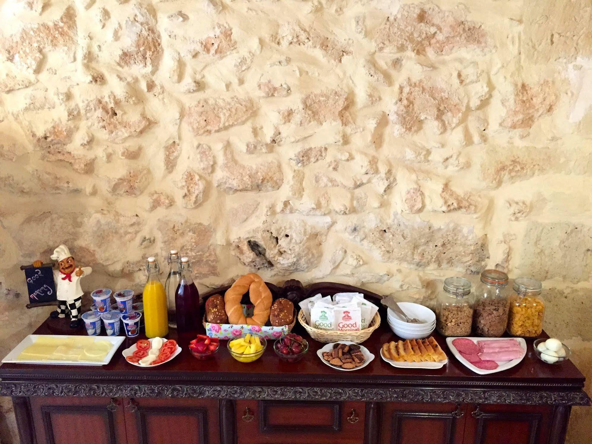 Ellie Boo Bed & Breakfast Виктория Экстерьер фото