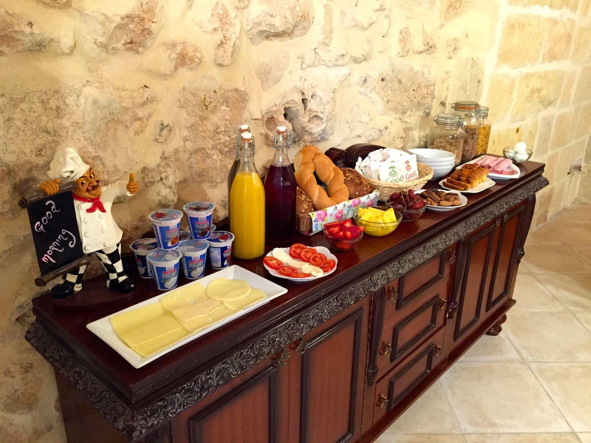 Ellie Boo Bed & Breakfast Виктория Экстерьер фото